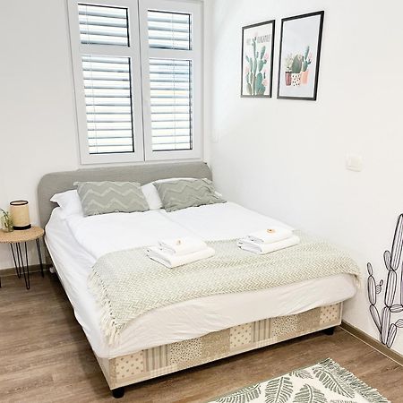 Anita'S Studio Apartments Ljubljana Ngoại thất bức ảnh