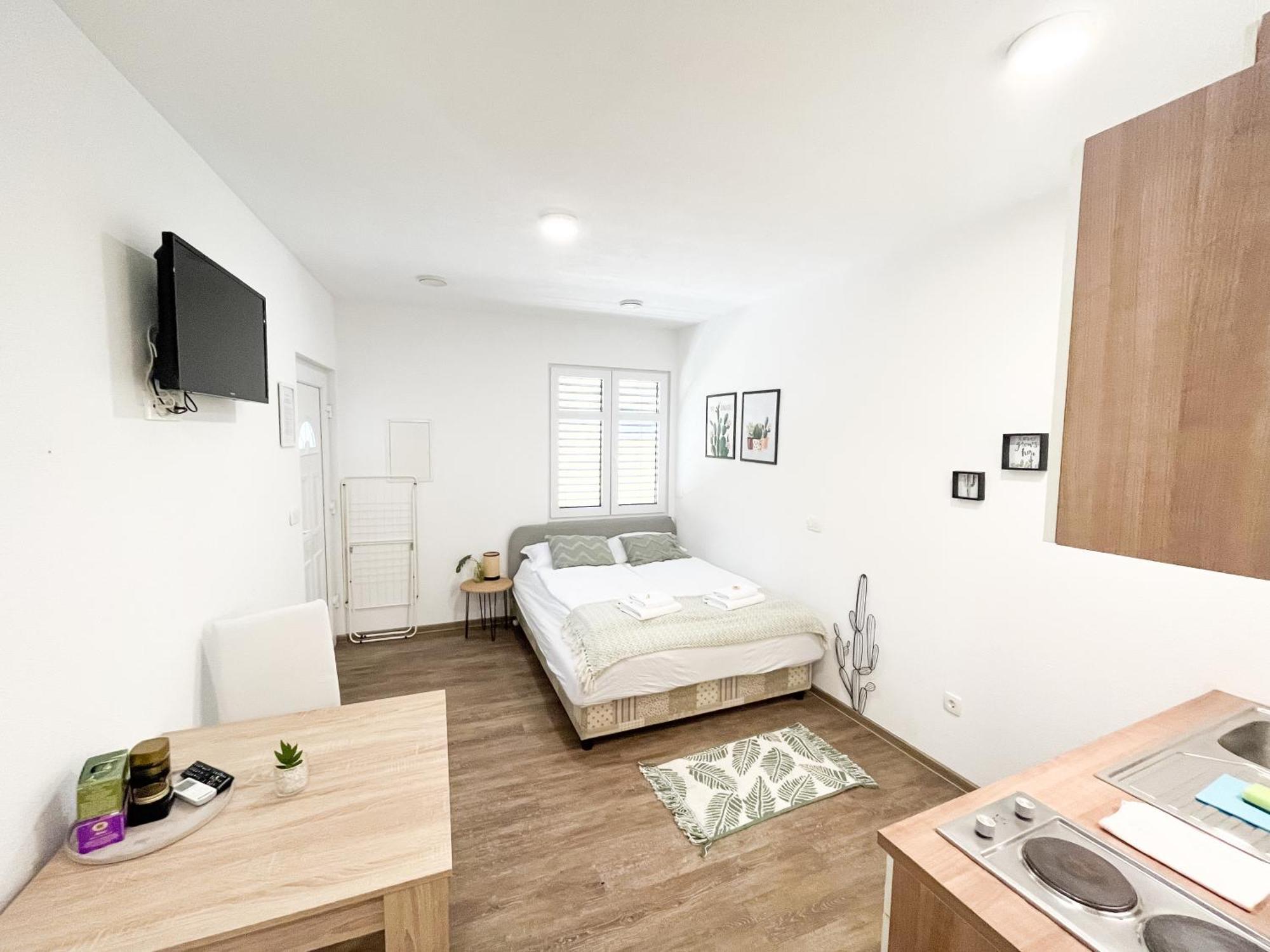 Anita'S Studio Apartments Ljubljana Ngoại thất bức ảnh