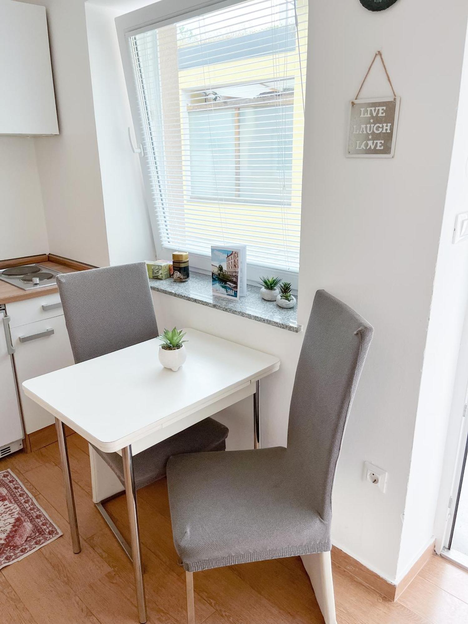 Anita'S Studio Apartments Ljubljana Ngoại thất bức ảnh