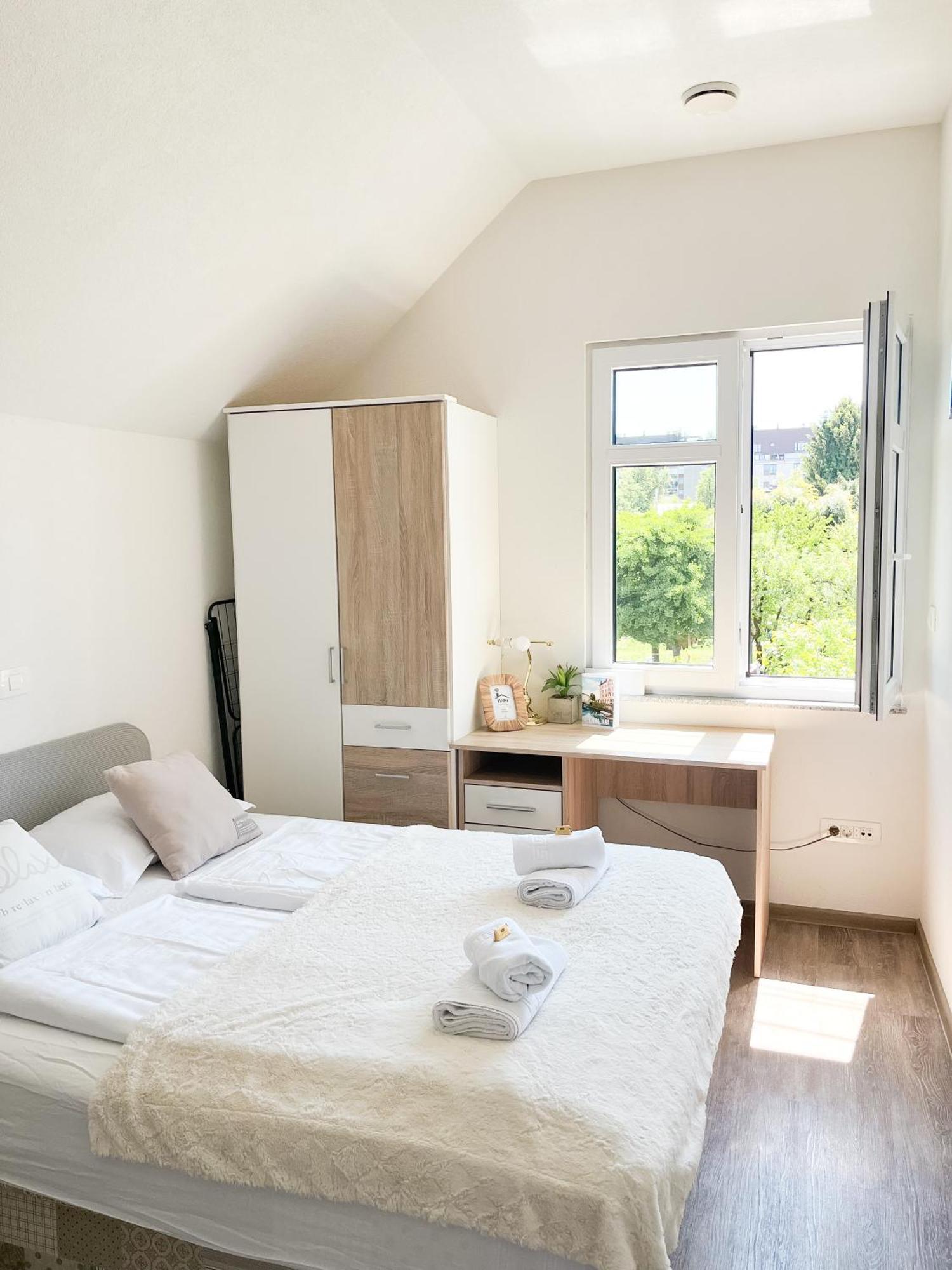 Anita'S Studio Apartments Ljubljana Ngoại thất bức ảnh