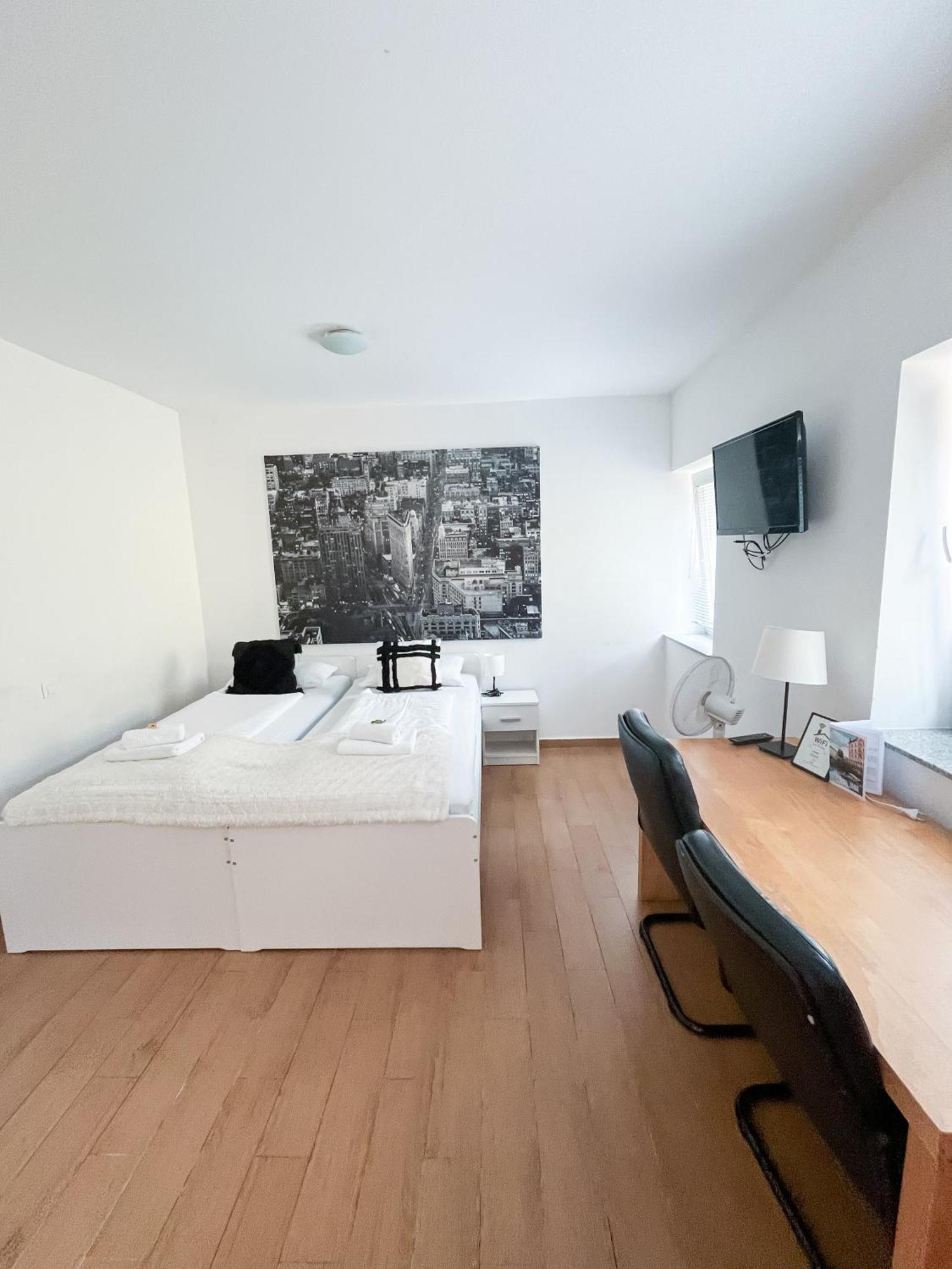 Anita'S Studio Apartments Ljubljana Ngoại thất bức ảnh