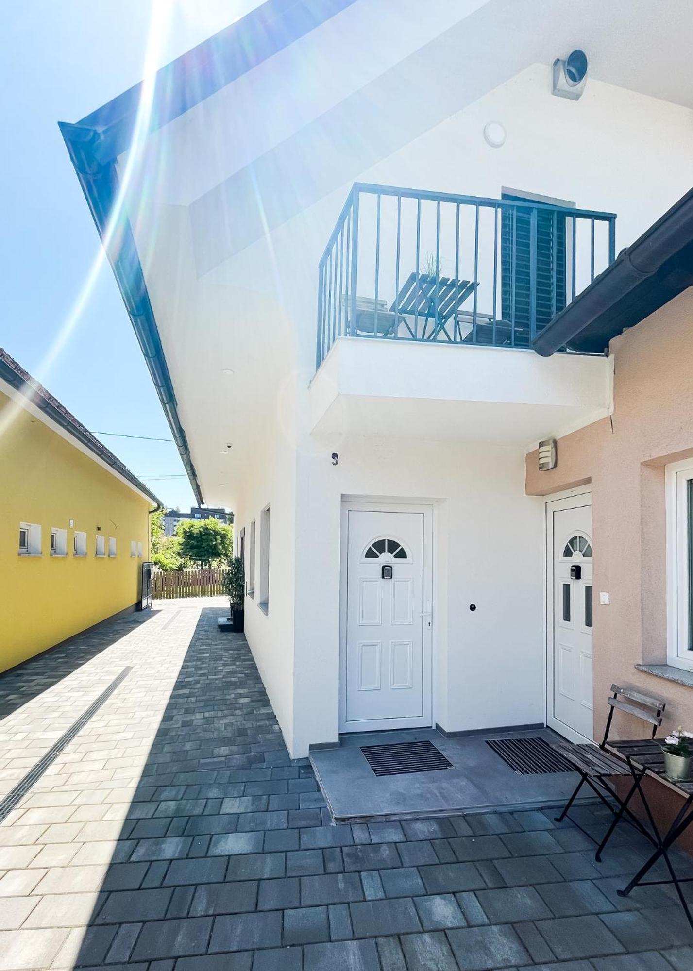 Anita'S Studio Apartments Ljubljana Ngoại thất bức ảnh