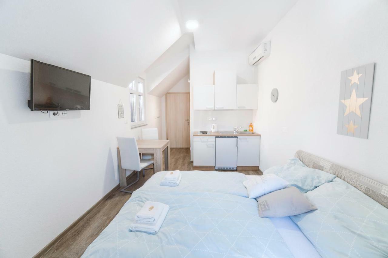 Anita'S Studio Apartments Ljubljana Ngoại thất bức ảnh