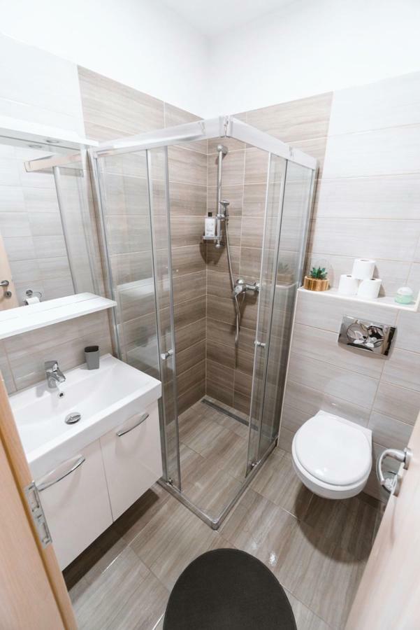 Anita'S Studio Apartments Ljubljana Ngoại thất bức ảnh